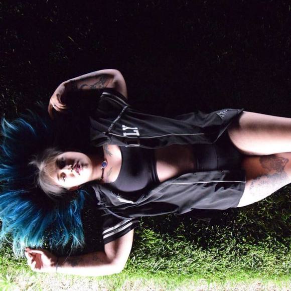 Meet your Posher, Sam - Picture 1 of 1